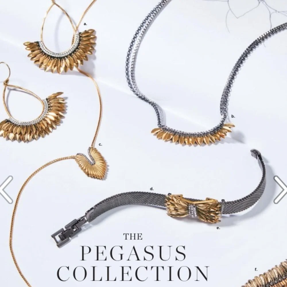 :: Stella & Dot Mini Pegasus Necklace